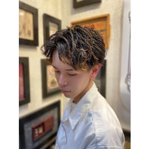 スパイラルパーマ×ツーブロック