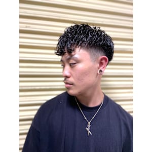 スペインカール×スキンフェード