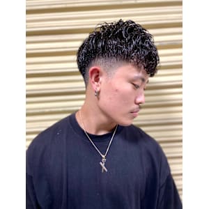 スペインカール×スキンフェード