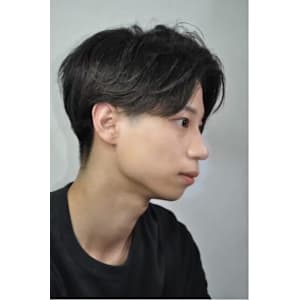 センターパートスタイル