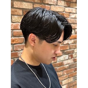 ニュアンスパーマ×センターパート