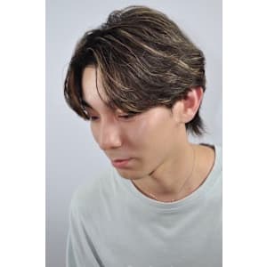 センターパートスタイル