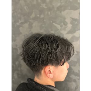 ナチュラルセンターパート - ヒロ銀座BARBER SHOP 秋葉原店【ヒロギンザバーバーショップ アキハバラテン】掲載中