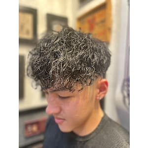 スペインカール×フェードカット