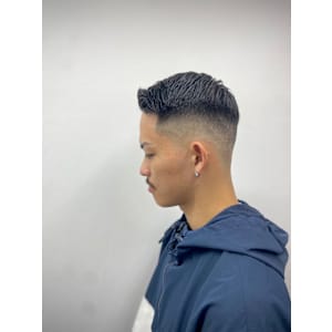フェザーアップ×スキンフェード - ヒロ銀座BARBER SHOP 秋葉原店【ヒロギンザバーバーショップ アキハバラテン】掲載中