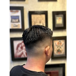 サイドパート - HIRO GINZA BARBER SHOP 川崎【ヒロギンザ バーバーショップ カワサキ】掲載中