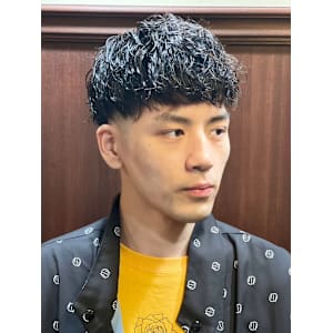 ツーブロックショート×無造作パーマ