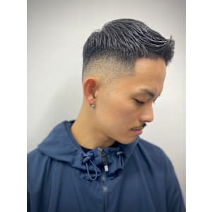 スキンフェード×フェザーアップ