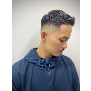 フェザーアップ×スキンフェード - HIRO GINZA BARBER SHOP 川崎【ヒロギンザ バーバーショップ カワサキ】掲載中