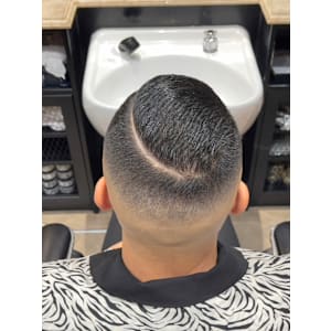 震災スキンフェード - HIRO GINZA BARBER SHOP 川崎【ヒロギンザ バーバーショップ カワサキ】掲載中