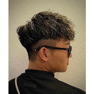 スペインカール×金メッシュ - ヒロ銀座ヘアーサロン神田店【ヒロギンザヘアーサロンカンダテン】掲載中
