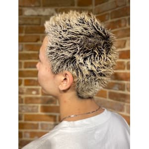 スパイキーショート×ブリーチ - ヒロ銀座ヘアーサロン神田店【ヒロギンザヘアーサロンカンダテン】掲載中