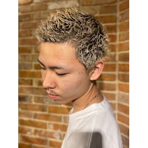 スパイキーショート×ブリーチ - ヒロ銀座ヘアーサロン神田店【ヒロギンザヘアーサロンカンダテン】掲載中