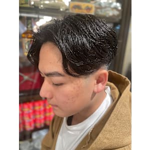 ナチュラルセンターパート×フェードスタイル