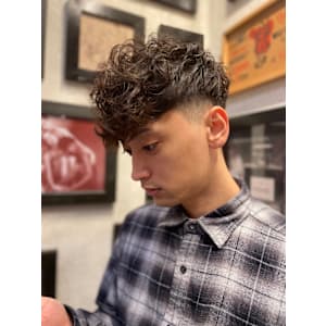 スペインカール×スキンフェード