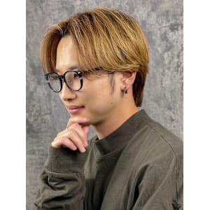 センターパートスタイル