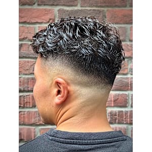 フェードスタイル×ナチュラルパーマ