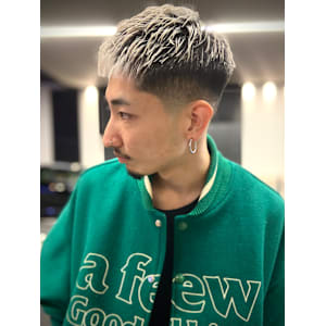 スキンフェード×ホワイトカラー　梅田　大阪　成人式　バーバー