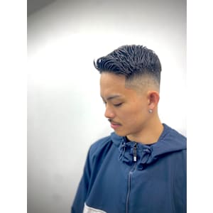 フェザーアップ×スキンフェード - ヒロ銀座BARBER SHOP 大宮店【ヒロギンザバーバーショップオオミヤテン】掲載中