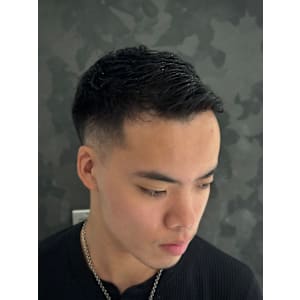 サイドパート - ヒロ銀座ヘアーサロン 麻布乃木坂 六本木駅前店【ヒロギンザヘアーサロンアザブノギザカロッポンギエキマエテン】掲載中