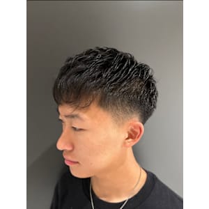 前下がりショートフェード