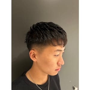 前下がりショートフェード