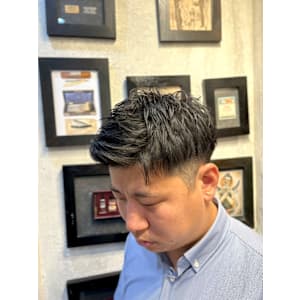 メンズアップバング - ヒロ銀座ヘアーサロン 麻布乃木坂 六本木駅前店【ヒロギンザヘアーサロンアザブノギザカロッポンギエキマエテン】掲載中