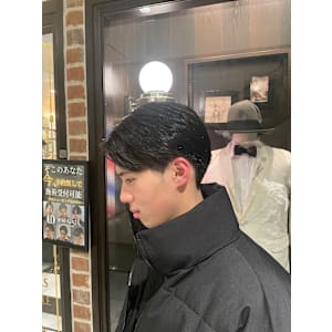 センターパートマッシュ