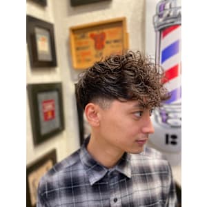 スペインカール×スキンフェード