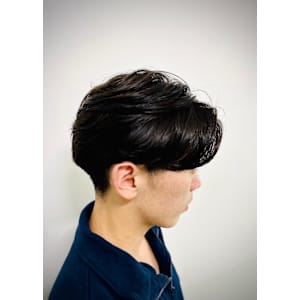 センターパートスタイル