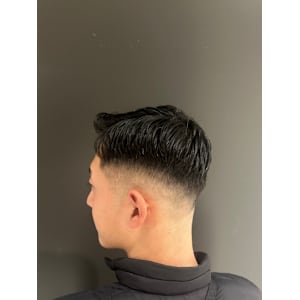 サイドパート - HIRO GINZA BARBERSHOP 飯田橋神楽坂店【ヒロギンザバーバーショップ イイダバシカグラザカテン】掲載中