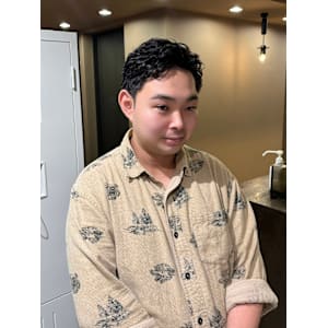 夏におすすめ！メンズ短髪パーマスタイル/横浜駅西口