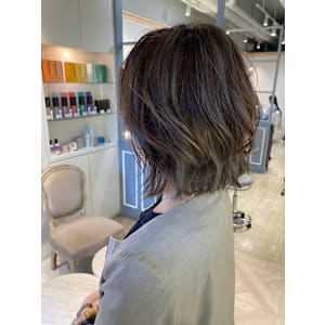 アゴ下ボブルフバレイヤージュ風ハイライトグレージュ赤羽美容室