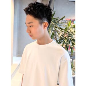 黒髪ショート 爽やか アップバング スパイキーショート