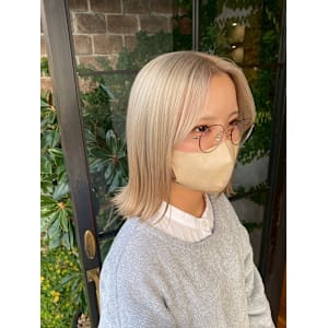 外ハネ/ホワイトベージュ