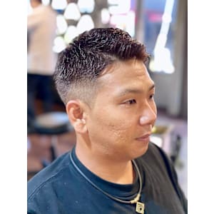 【フェード × ショート】仕事も休日もキマる万能ヘアー