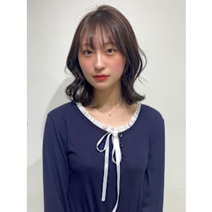 ラベンダーグレージュ ミディアム くびれ レイヤーカット