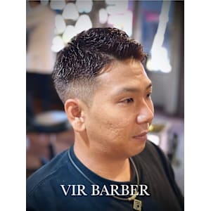 【ナチュラルフェード × ショート】仕事も休日も万能ヘアー