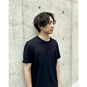 センターパートスタイル