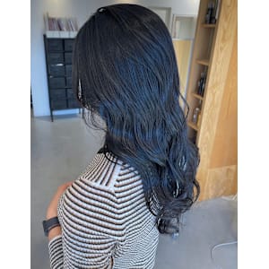ブルーブラック/韓国風/顔周りレイヤー/髪質改善