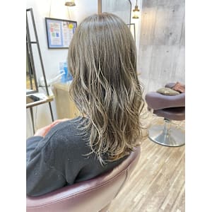 くすみベージュ