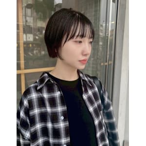 大人っぽいけどかわいい黒髪ショート