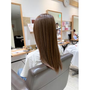 白髪ぼかし細めハイライト30代40代50代セミディ - Mira by KENJE【ミラバイケンジ】掲載中