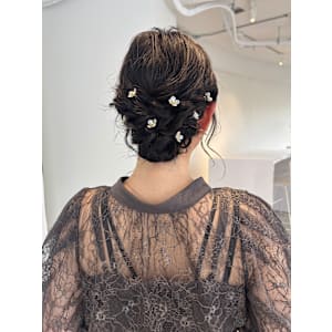 アクセサリーを生かしたお呼ばれアレンジ