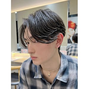 ダークアッシュ/センターパート/ニュアンスパーマダウンパーマ