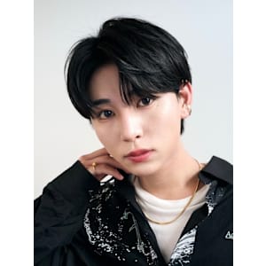 ダークアッシュ/ナチュラルヘア/毛流れセンターパート/韓国風