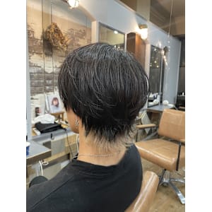 マッシュウルフインナーカラー