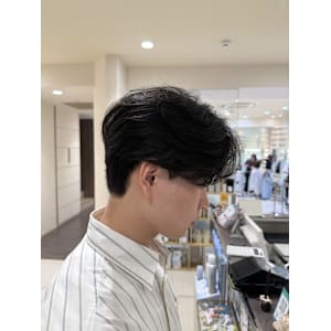 ラウンドマッシュ/センターパート/コンマヘア