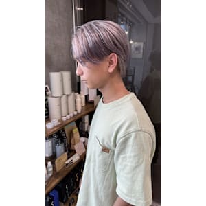 透明感あるシルバーカラー