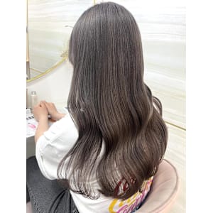 《高橋亜美》グレージュ/ブリーチカラー/大宮